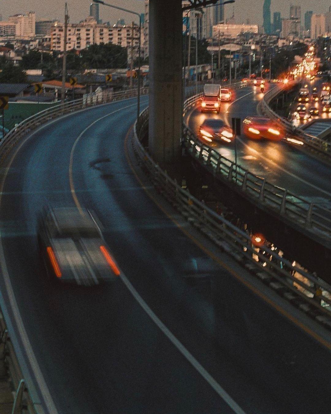 people_with_their_cars