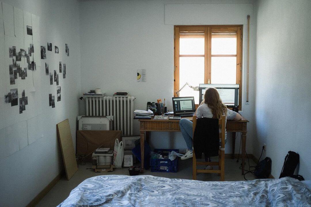 people_in_dining_room